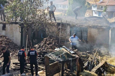 Tokat’ta bir ev ve samanlık tamamen yanarak kullanılmaz hale geldi 