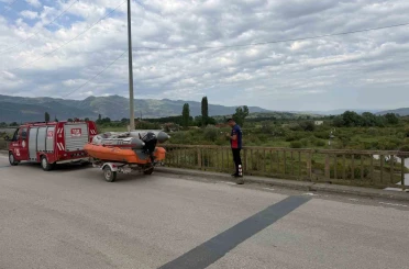 Tokat’ta ırmağa giren 2 genç akıntıya kapılarak kayboldu 