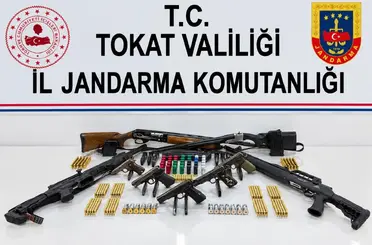 Tokat’ta ruhsatsız silah ve mühimmat ele geçirildi
