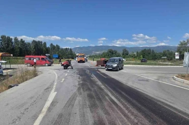 Tokat’ta traktör ile hafif ticari araç çarpıştı: 1’i ağır 5 yaralı 