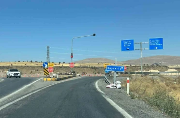 Tomarza-Malatya bağlantı yolunda çalışmalar devam ediyor 