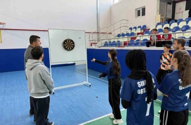 Tomarza’da 23 Nisan coşkusu masa tenisi ve dart turnuvalarıyla yaşandı 