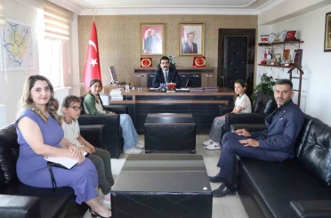 Tomarza’da en çok kitap okuyan öğrenciler ödüllendirildi 
