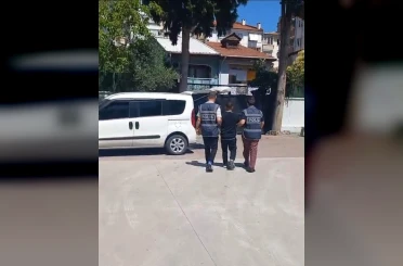 Toplamda 60 yıl 5 ay hapis cezasıyla aranan 10 firari yakalandı 