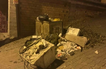 Toplanmayan çöpler tepkilere neden oldu 