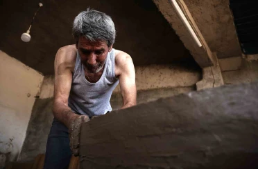 Toprak, saman ve keçi kılıyla yapılan tandırlar 18 yıla kadar dayanıyor 