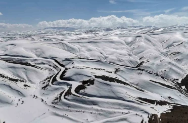 Toroslar’da kar güzelliği havadan görüntülendi