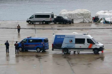 Trabzon açıklarında bulunan insansız deniz aracını imha etme çalışmaları başladı 