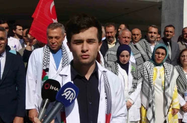 Trabzon’da doktor adaylarından "Hayat Kurtaran Eller Gazze’deki Katliama Susamaz" protestosu 