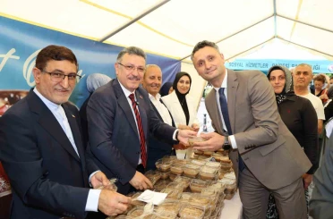 Trabzonlular’a Büyükşehir Belediyesi’nden aşure ikramı 