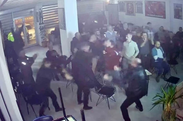 Trabzonspor taraftarlarının galibiyet sevinci kameraya yansıdı 