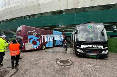Trabzonspor ve Kocaelispor, stadyuma giriş yaptı 