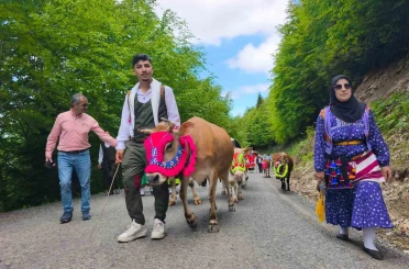 Trabzon’un Şalpazarı ilçesinde geleneksel yayla göçü başladı 