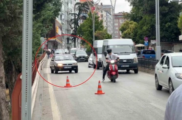 Trafik denetimini görünce anayolda geri geri kaçtı, motorize polis yakaladı 