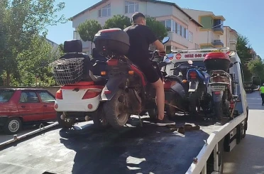 Trafik ekiplerinden sıkı denetim: 15 motosiklet trafikten men edildi 