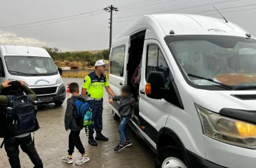Trafik jandarması okul servisi denetimine başladı 