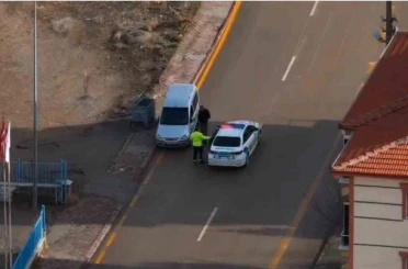 Trafik uygulamasından kaçtı, havadan yapılan sıcak takiple yakalandı: Sürücüye ceza yağdı 