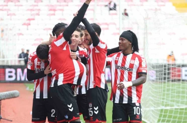 Trendyol 1. Lig: Özbelsan Sivasspor: 2 - Iğdır FK: 1 