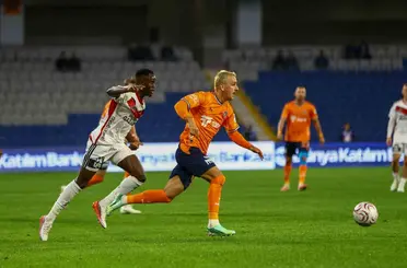 Trendyol Süper Lig: Başakşehir: 1 - Gaziantep FK: 0 (İlk yarı)
