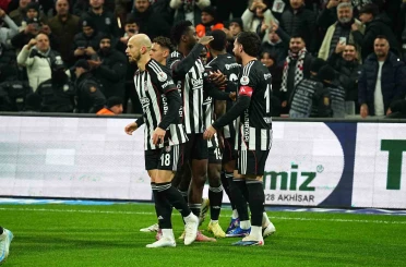 Trendyol Süper Lig: Beşiktaş: 1 - Göztepe: 0 (Maç devam ediyor) 