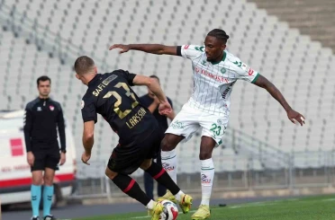 Trendyol Süper Lig: Fatih Karagümrük: 2 - Konyaspor: 0 (İlk yarı) 