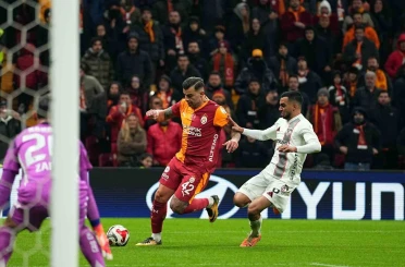 Trendyol Süper Lig: Galatasaray: 0 - Gaziantep FK: 0 (İlk yarı) 