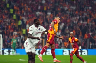 Trendyol Süper Lig: Galatasaray: 0 - Trabzonspor: 0 (Maç devam ediyor) 