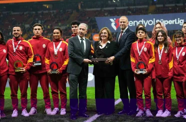 Trendyol Süper Lig: Galatasaray: 1 - Eyüpspor: 0 (Maç devam ediyor) 