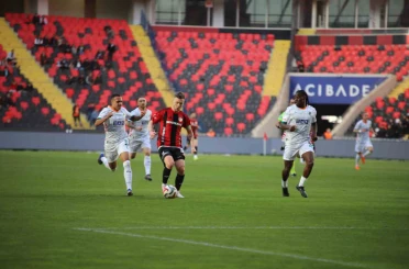 Trendyol Süper Lig: Gaziantep FK: 0 - Corendon Alanyaspor: 1 (İlk yarı) 