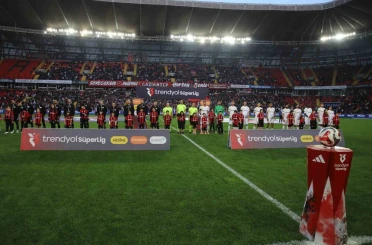 Trendyol Süper Lig: Gaziantep FK: 0 - Eyüpspor: 1 (Maç devam ediyor) 