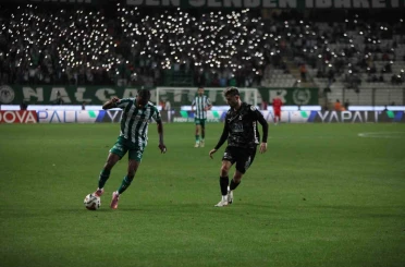 Trendyol Süper Lig: Konyaspor: 0 - Corendon Alanyaspor: 1 (İlk yarı) 
