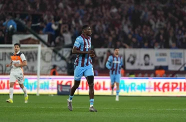 Trendyol Süper Lig: Trabzonspor: 0 - RAMS Başakşehir: 0 (İlk yarı) 