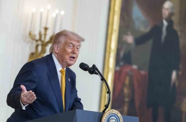 Trump: "(Leyen ile görüşme) İran’ın milyonları öldürebilecek bir bombayı kontrol edemeyeceği konusunda hemfikirdik" 