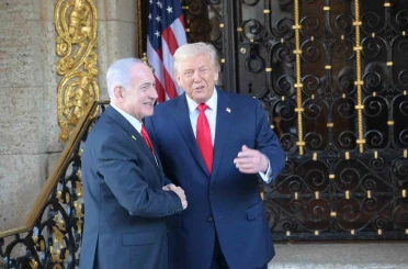 Trump, Netanyahu ile bir araya geldi 