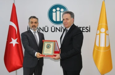 TÜBA-TESEP Ödüllü Prof. Dr. Orhan Yazıcı’ya plaket takdim edildi 