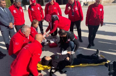 Tüm okullarda ortak eş zamanlı deprem ve yangın tatbikatı gerçekleştirildi 