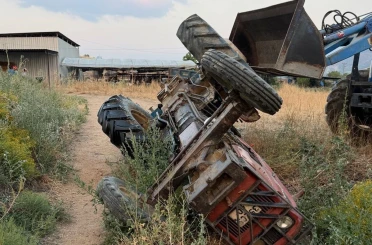 Tümseğe çarpan traktör devrildi, 16 yaşındaki çocuk ağır yaralandı 