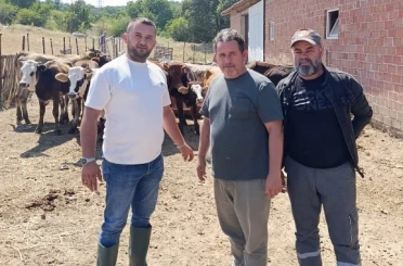 Tunçbilek’te daha sağlıklı hayvancılık için ilaçlama yapıldı 