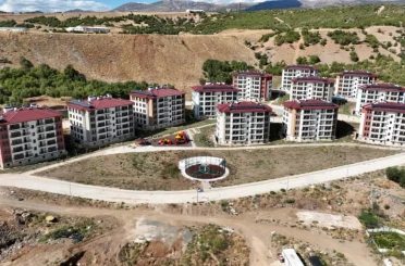 Tunceli Valisi Aygöl: "14 blok, 214 daire ve 3 dükkan olmak üzere çalışmalarımız şu anda bitmiş durumda" 