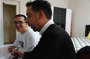 Tunceli’de 10 yıldır evde eğitimle hayata bağlanan Beran’ın azmi ilham veriyor 