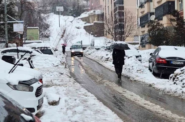 Tunceli’de karla karışık yağmur etkili oldu 