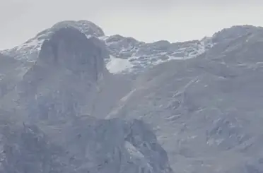 Tunceli’de mevsimin ilk karı yüksek kesimlere yağdı
