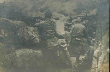 Türk askerleri, Çanakkale cephesinde düşmanla burun buruna siper kazdı 