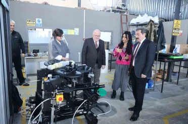 Türk mühendislerden çocuklar için mobil yürüme robotu 