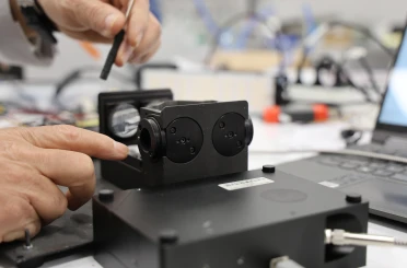 Türk profesörden milli yenilik: Işığı dalga boylarına ayıran cihaz dünya pazarında