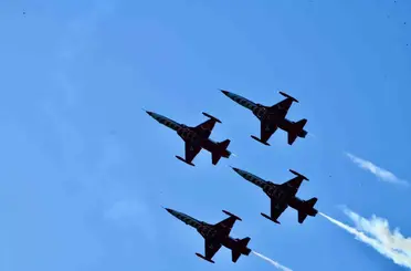 Türk Yıldızları’dan Fethiye semalarında nefes kesen prova
