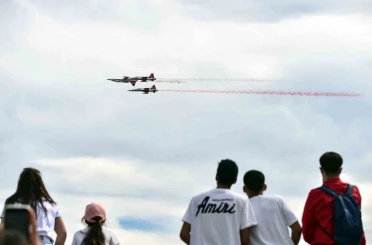 Türk Yıldızları’ndan TEKNOFEST’te nefes kesen gösteri