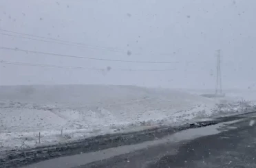 Türkiye’nin en kurak ilçelerinden Karapınar’da kar sevinci
