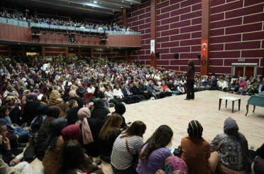 Türkiye'nin ünlü kişileri bu etkinlikte Konyalılarla bir araya geliyor.