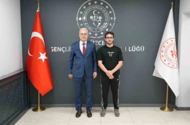 Türkiye Şampiyonu sporcuya tebrik 